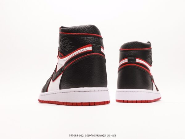 Air Jordan 1 Retro High 'Bloodline'