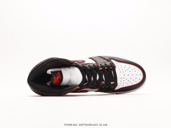 Air Jordan 1 Retro High 'Bloodline'