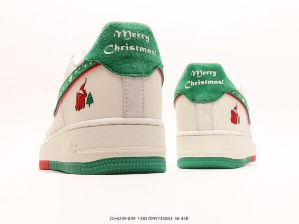Undefeated x Nike AF 1 '07 "Merry Christmas"