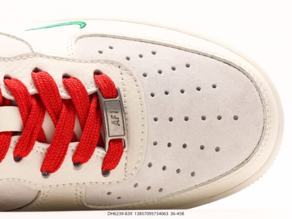 Undefeated x Nike AF 1 '07 "Merry Christmas"