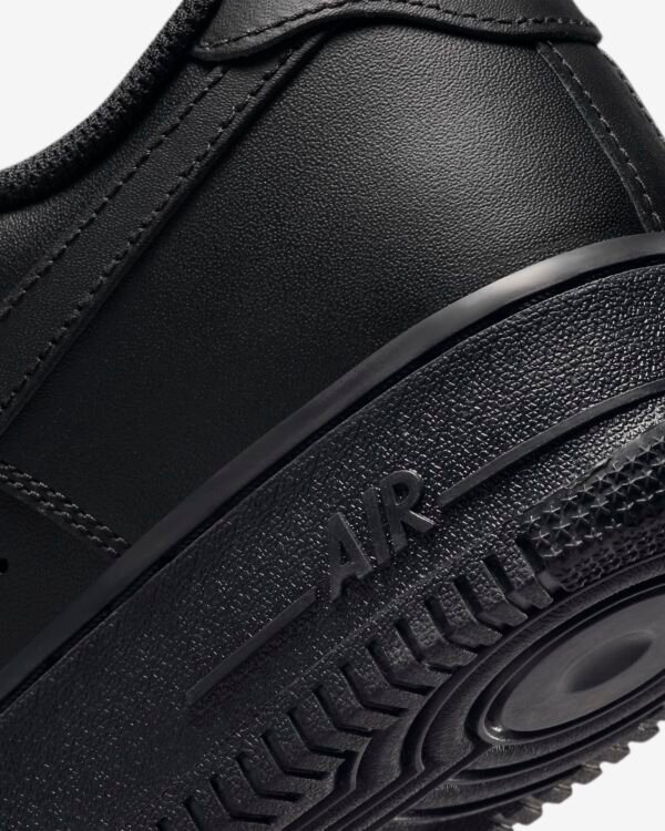 Nike Air Force 1 Triple Black